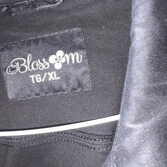 Blossom size XL Classic Black Denim Jacket, button up - Picture 4 of 8